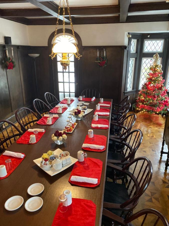 Bed and Breakfast Leaside Manor Сент-Джонс Экстерьер фото